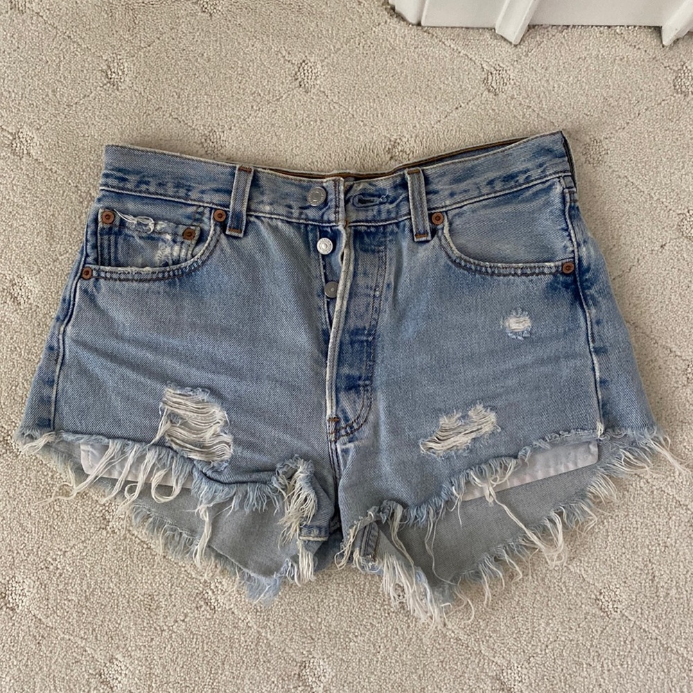 Levi’s denim shorts high waist 501 red tag